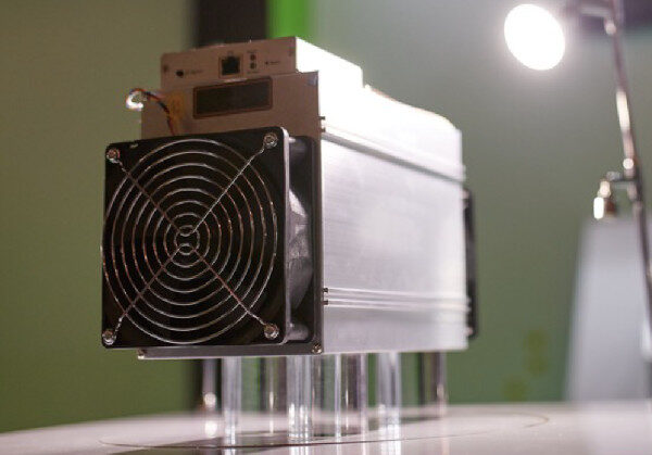 Bitcoin Miners Feel the Pinch as Hash Rate Erases Post-Election Gains