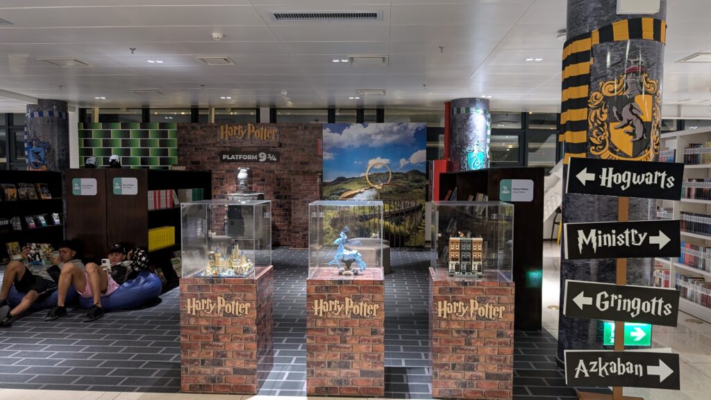 La Biblioteca BINAES Futurista de Bukele Combina Libros, Bitcoin y Juegos Familiares en la Capital Revitalizada 26 La Biblioteca BINAES Futurista de Bukele Combina Libros, Bitcoin y Juegos Familiares en la Capital Revitalizada 26