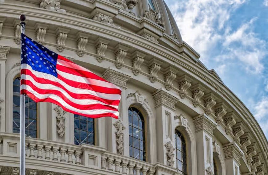 Stablecoin Yield Wars Threaten Crypto Bill Passage