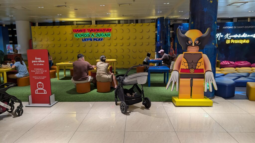 La Biblioteca BINAES Futurista de Bukele Combina Libros, Bitcoin y Juegos Familiares en la Capital Revitalizada 23 La Biblioteca BINAES Futurista de Bukele Combina Libros, Bitcoin y Juegos Familiares en la Capital Revitalizada 23