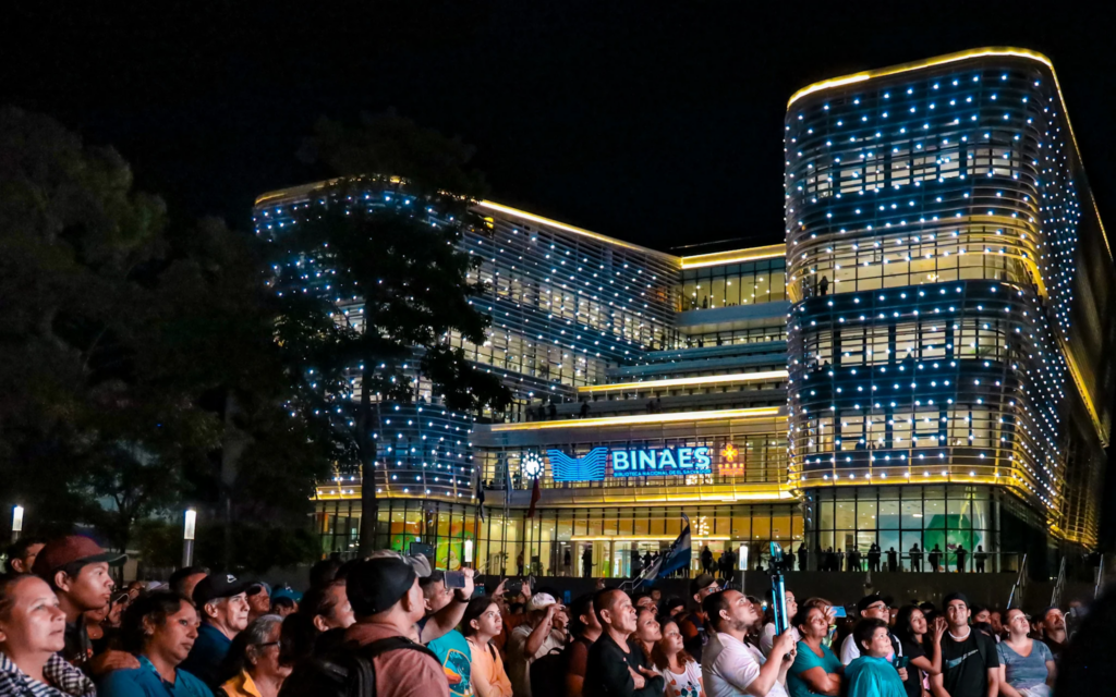 La Biblioteca BINAES Futurista de Bukele Combina Libros, Bitcoin y Juegos Familiares en la Capital Revitalizada 21 La Biblioteca BINAES Futurista de Bukele Combina Libros, Bitcoin y Juegos Familiares en la Capital Revitalizada 21