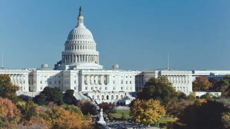 Senate Crypto Bill Faces Hurdles Despite Committee Win 17